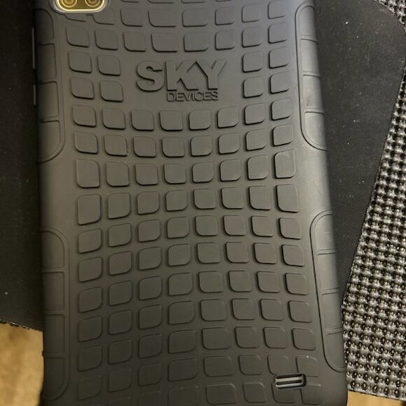 Sky Tablet Android 8 - Picture 1 of 2